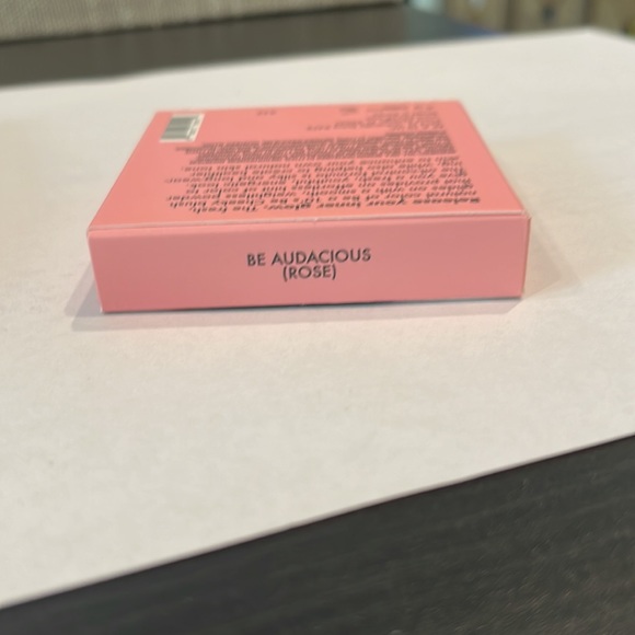 Be a 10 Be Cheeky Blush Be Audacious Rose NIB - Picture 2 of 4